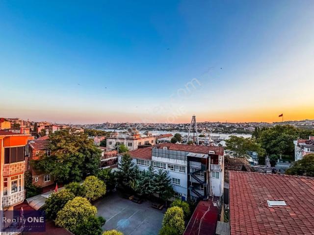R one Beyoğlu Emsalsiz Haliç Manzaralı Dubleks Satılık Daire