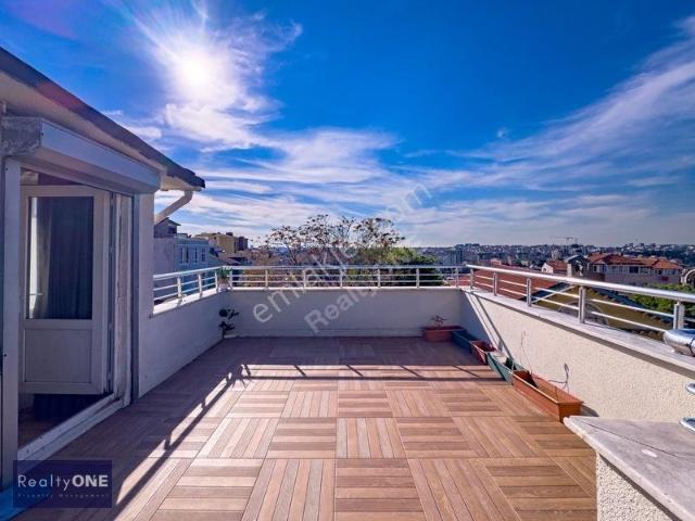 R one Beyoğlu Tarihi Binada Teraslı Eşyalı 3+2 Kiralık Daire eng