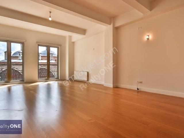 R one Cihangir Tarihi Bina Yenilenmiş 180m2 3+1 Kiralık Daire en