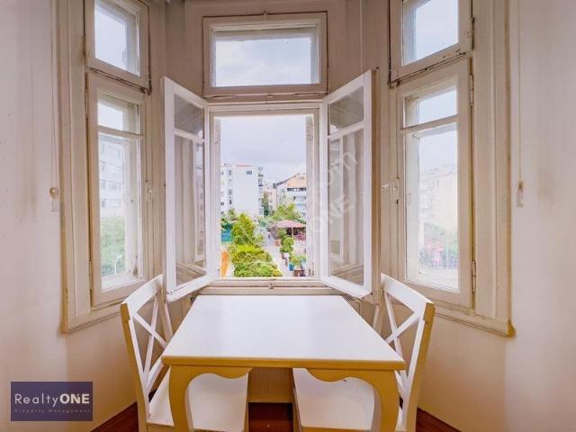 R one Cihangir'de Tarihi Binada Eşyalı 2+1 Kiralık Daire eng