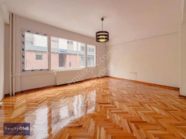 R one Moda'da Her Yere Yürüme Mesafesinde Kiralık 3+1