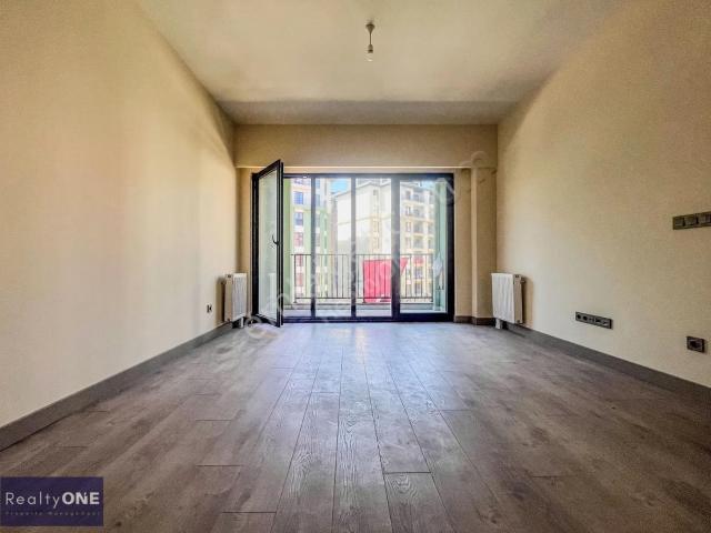 R one Okmeydanı Konutları Geniş Salon Balkonlu 2+1 Satılık Daire