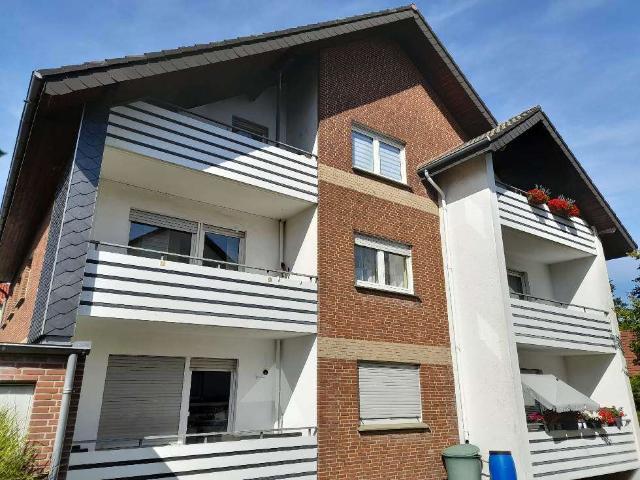 R E S E R V I E R T ETW 3 Zimmer im 1.OG mit Balkon & Garage!