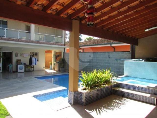 R$ 1.272.000,00 sobrado de 3 do com excelente acabamento. Vale apena visitar!