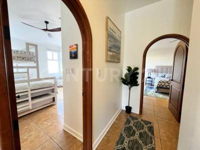 RCR 1363 CASA EN RENTA, TOTALMENTE AMUEBLADA EN LAS VENTANAS