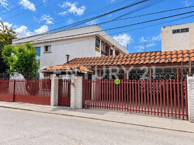 RCR 1591 Casa en renta 4 recámaras en la 5 Y 10 zona de la Mesa Tijuana