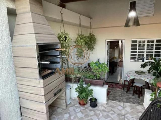 RA AMIL negócios imobiliários vende casa no Conjunto Residencial Presidente Castelo Branco / 03 dorm
