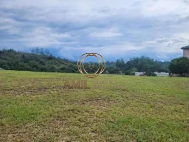 RA Amil Venda/ Terreno plano / 893m² / Condomínio Altos da Quinta / Alto padrão / Torrão de Ouro/ SJ