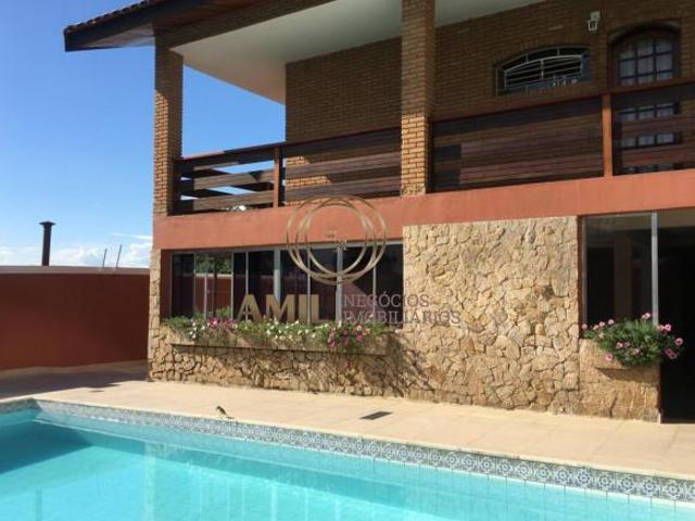 RA AMIL vende Casa, 4 dormitórios sendo 1 suíte, 265m², Terreno de 500m², Bairro Jardim das Indústri