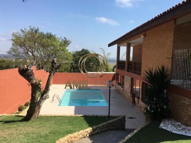 RA AMIL vende Casa, 4 dormitórios sendo 1 suíte, 265m², Terreno de 500m², Bairro Jardim das Indústri