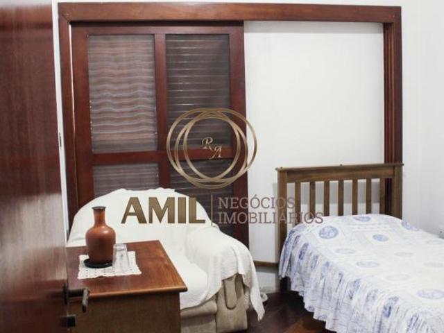 RA AMIL Vende Casa / Rua Laurent Martins / Jardim Esplanada II / 09 dormitórios / terreno 856,50m² /