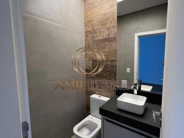RA AMIL Vende Casa Térrea jardim do Golf 1 com 4 suítes sendo 1 Máster, Piscina, Sauna, 387m²A/C, 62