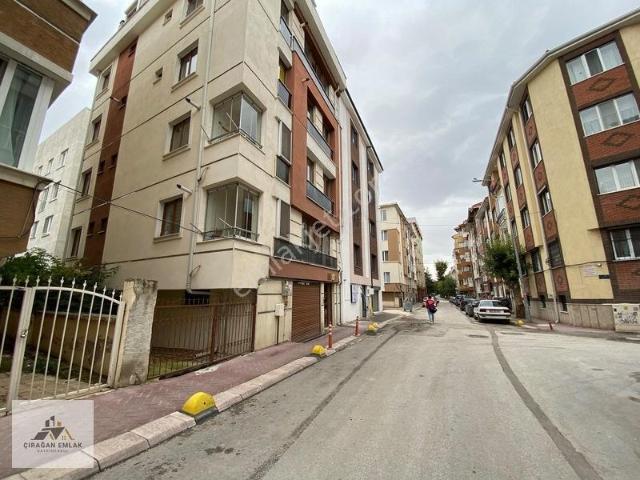 Çırağan Emlak'tan Bahçelievler Mah Aytaç Cad. Yakını 1+1 Daire