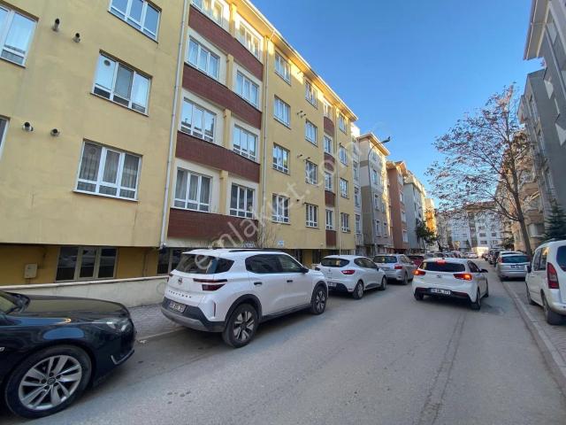 Çırağan Emlak'tan Bahçelievler Mah.cadde Yakını Arakat 1+1 Daire