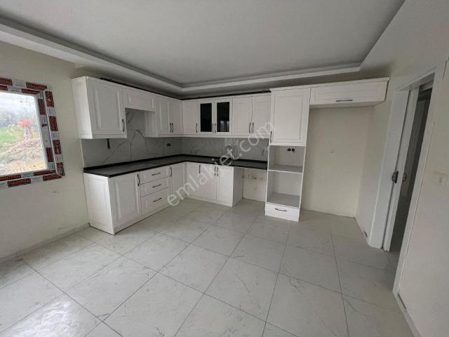 Ra Gayrimenkul Kırklarsırtı İncirlikuyu Tarafı Göl Evleri Civarı Sıfır 4+1 Daire