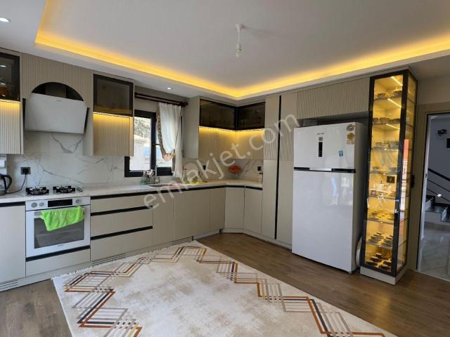Ra Gayrimenkul Kaleburcu Mh.satılık 4+1 Villa