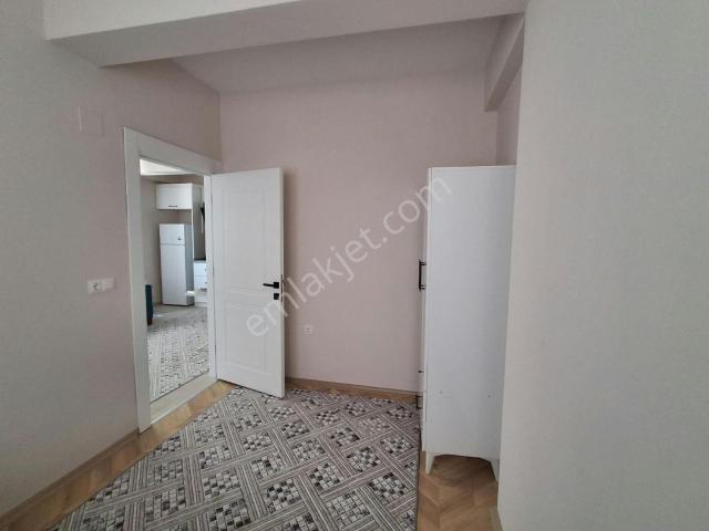Ra Gayrimenkulden Üniversite Civarı Eşyalı Kiralık 1+1 Daire