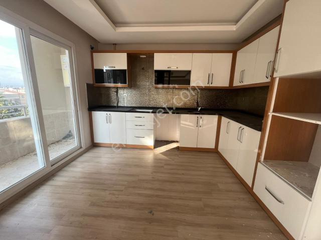 Ra Gayrimenkulden Site İçerisinde 4+1 Kiralık Daire