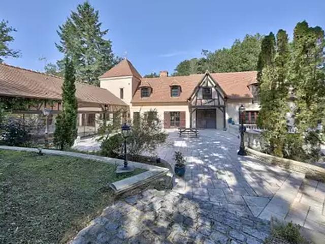 Rambouillet 78120 Achat / Vente maison 9 pièces t9 au dernier étage piscine