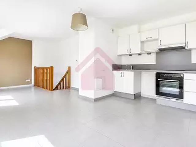 Rambouillet 78120 Location appartement 2 pièces t2 au dernier étage terrasse