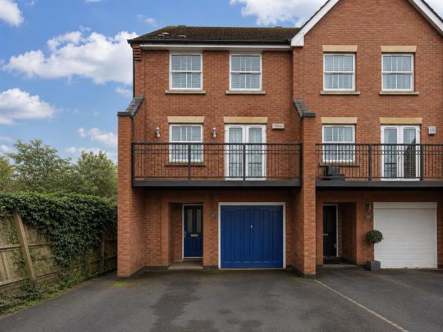 Rambures Close, Heathcote CV34, 4 bed property to rent, £1,750 pcm | PrimeLocation