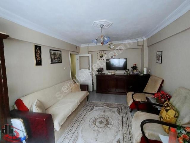 Rami Cuma Mahallesi Satılık 2+1 Bahçe Katı Daire 70 M²