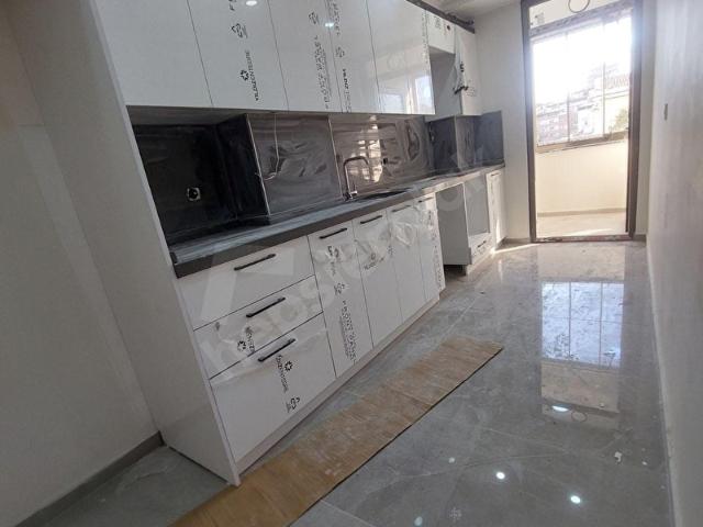 RAMİ YENİMAHALLEDE ASANSÖRLÜ SIFIR BİNADA SATILIK DAİRELER