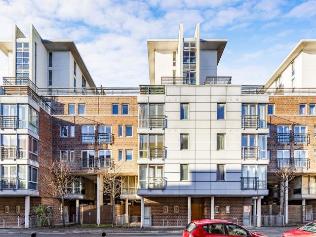 Ramillies House, Portsmouth PO1, 1 bed flat to rent, £1,600 pcm | PrimeLocation