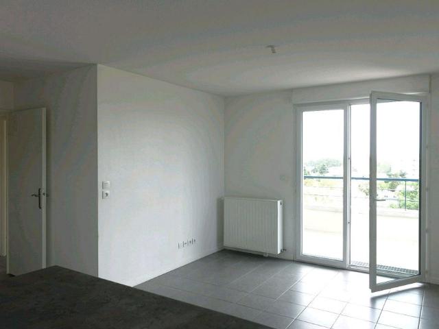 RAMONVILLE T3 BALCON PARKING