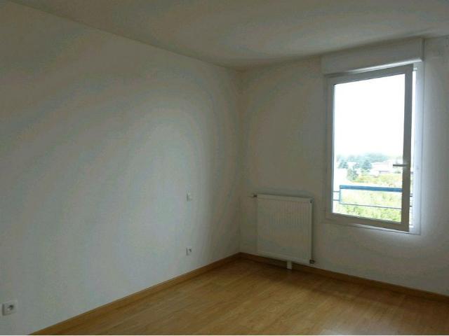 RAMONVILLE T3 BALCON PARKING