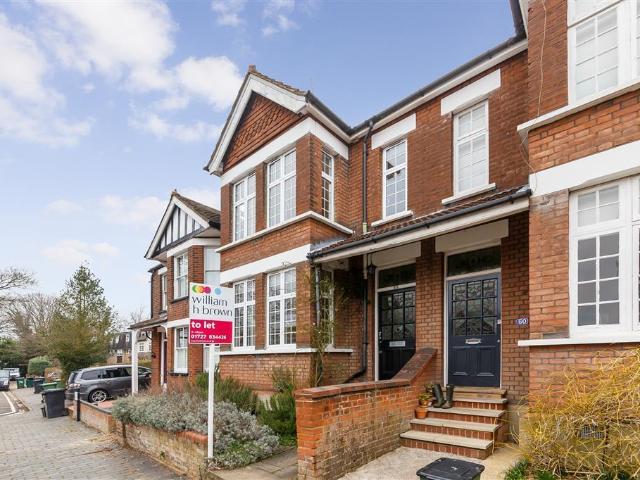 Ramsbury Road, St Albans 4 bed semi detached house to rent £3,500 pcm £808 pw