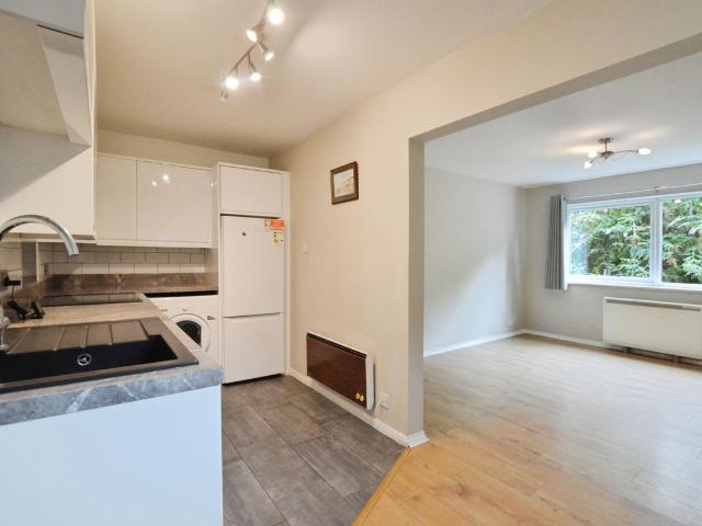 Ramsbury Road, St Albans AL1, 2 bed flat to rent, £1,650 pcm | PrimeLocation