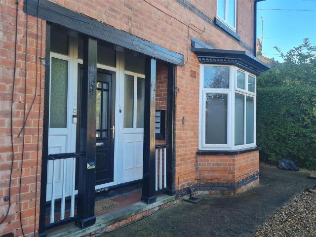 Ramsdale Crescent, Nottingham NG5 1 bed flat to rent £825 pcm £190 pw