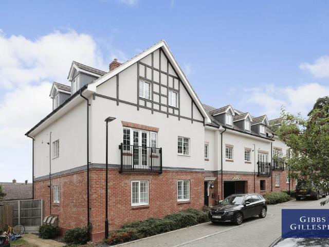 Ranulf Court, Grange Road, Chalfont. 2 bed flat to rent £2,200 pcm £508 pw