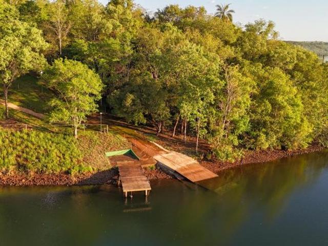 Rancho 6,9 ha na Represa de Miranda, 430 m de margem, 10 suítes