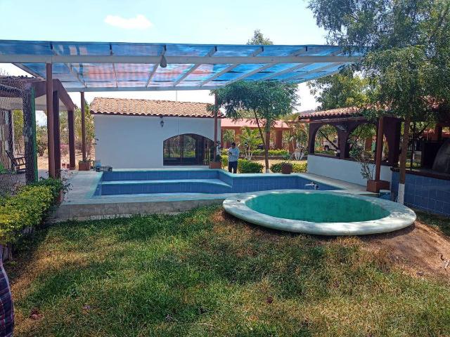 Rancho Ganadero y de siembra de 139 htas