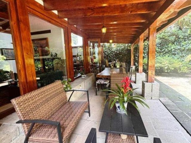 RANCHO SAN FRANCISCO, Espectacular casa. Estilo rústico. Con jardín y terraza