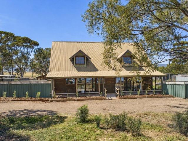Rancho Relaxo A Beautifully Renovated Log Cabin on 10 Private Acres with Uninterrupted Southern Flinders Ranges Views