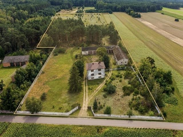 Ranczo do adaptacji 282 m² z garażem i szybkim internetem