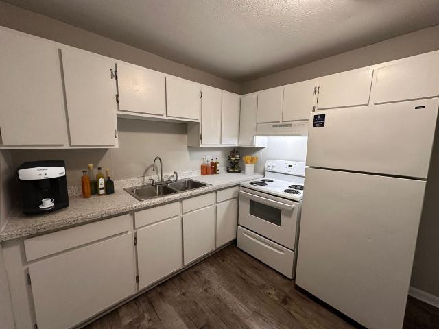 Rand Stockton Apartment Homes 2 Bedroom Apartment for Rent at 5004 Willoway Dr, Knoxville, TN 37912