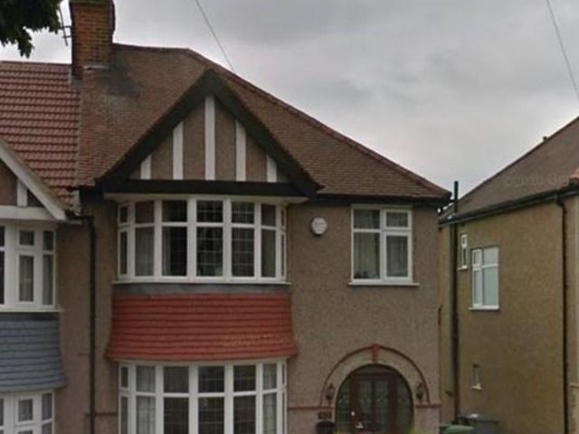 Randall Avenue, London, NW2 3 bed semi detached house to rent £3,500 pcm £808 pw