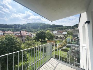 Randegg – schöne 3 Zimmer Dachgeschosswohnung mit Balkon