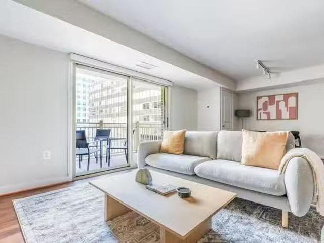 Randolph Towers, 4001 9th St North, Ballston 2 Bedroom 2 B.