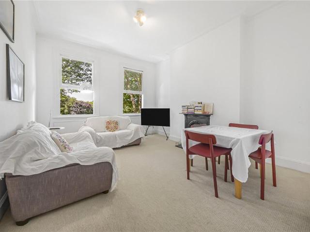 Randolph Avenue, Maida Vale, London, W9 2 bed apartment to rent £2,816 pcm £650 pw