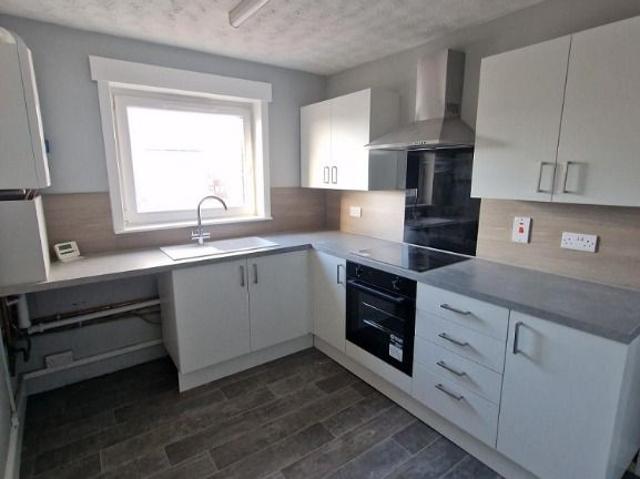 Randolph Court, Buckhaven KY8, 2 bed flat to rent, £595 pcm | PrimeLocation
