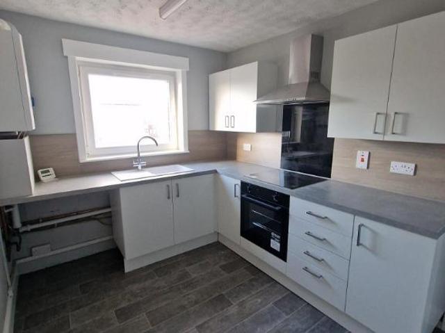 Randolph Court, Buckhaven, KY8 2 bed flat to rent £595 pcm £137 pw