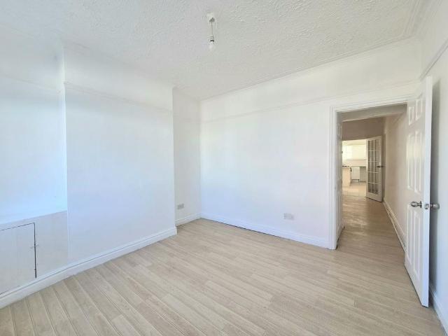 Randolph Road, Derby, DE23 2 bed house to rent £925 pcm £213 pw