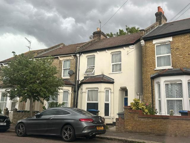 Ranelagh Road, London NW10, Studio to rent, £1,395 pcm | PrimeLocation