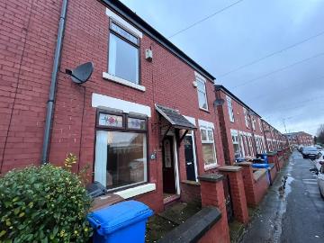 Range Road, Stockport SK3, 2 bed terraced house to rent, £1,200 pcm | PrimeLocation