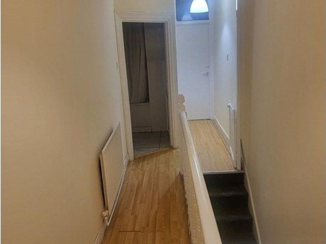 None, 2 bed flat to rent, £415 | PrimeLocation